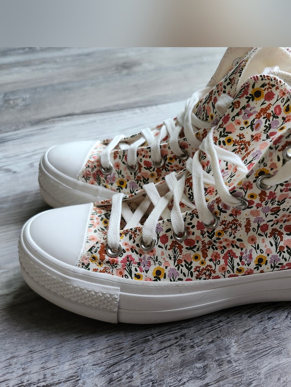 Converse Chuck Taylor Lift Platform Hi Floral Sneakers Women Size 7 NWOT - Picture 10 of 10